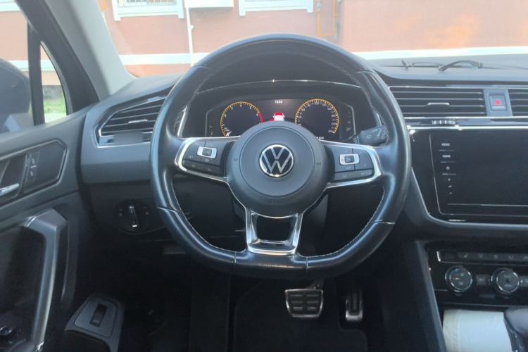Used Volkswagen Tiguan L 2021 330TSI Automatic Two-Wheel Drive R-Line Flagship Edition Steering Wheel