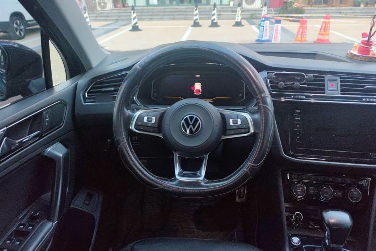 Used Volkswagen Tiguan L 2021 330TSI Automatic Two-Wheel Drive R-Line Enhanced Edition Steering Wheel