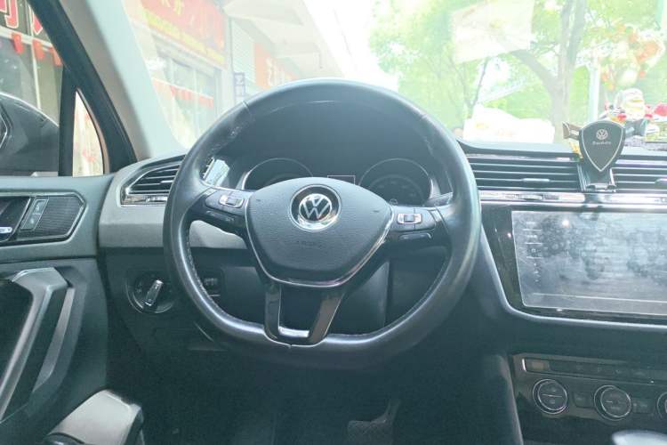Used Volkswagen Tiguan L 2021 330TSI Automatic Two-Wheel Drive Smart Edition Steering Wheel