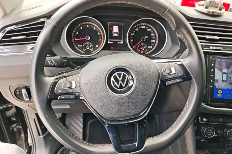 Used Volkswagen Tiguan L 2021 280TSI Automatic Two-Wheel Drive Smart Edition Steering Wheel