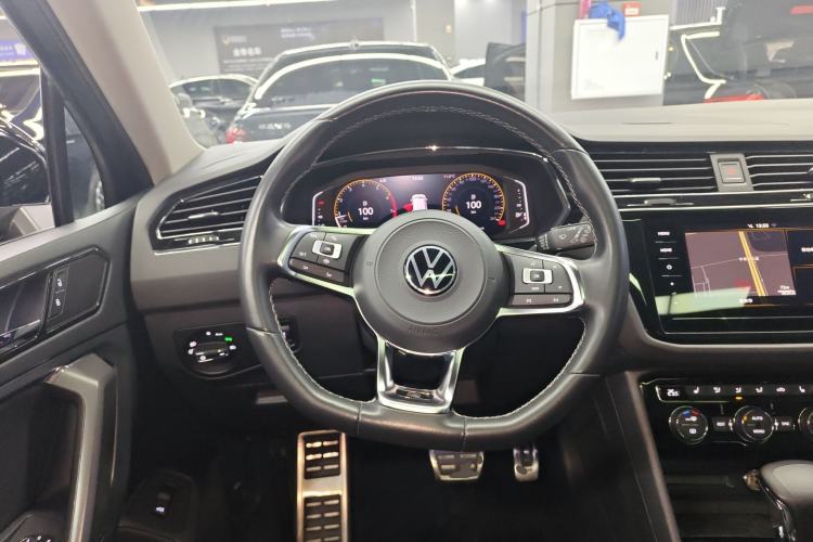 Used Volkswagen Tiguan L 2021 330TSI Automatic Two-Wheel Drive R-Line Flagship Edition Steering Wheel