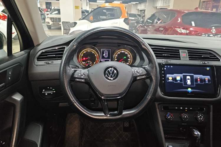 Used Volkswagen Tiguan L 2021 330TSI Automatic Two-Wheel Drive Comfort Edition Steering Wheel