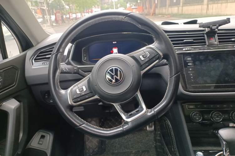 Used Volkswagen Tiguan L 2021 330TSI Automatic Two-Wheel Drive R-Line Enhanced Edition Steering Wheel