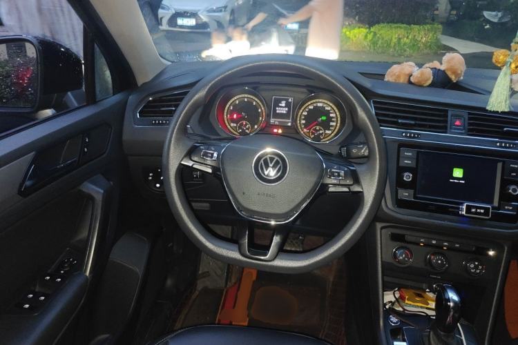 Used Volkswagen Tiguan L 2021 280TSI Automatic Two-Wheel Drive Comfort Edition – Low-Trim Version Steering Wheel