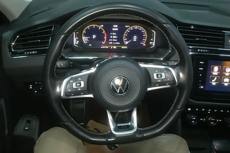 Used Volkswagen Tiguan L 2021 330TSI Automatic Two-Wheel Drive R-Line Enhanced Edition Steering Wheel