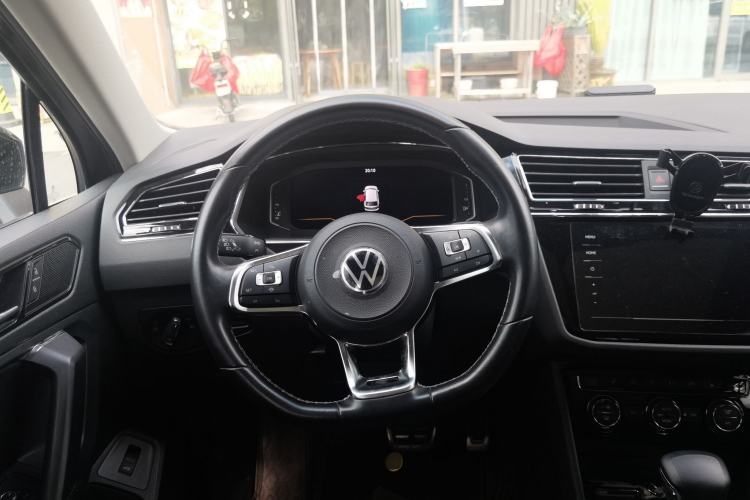 Used Volkswagen Tiguan L 2021 330TSI Automatic Two-Wheel Drive R-Line Enhanced Edition Steering Wheel