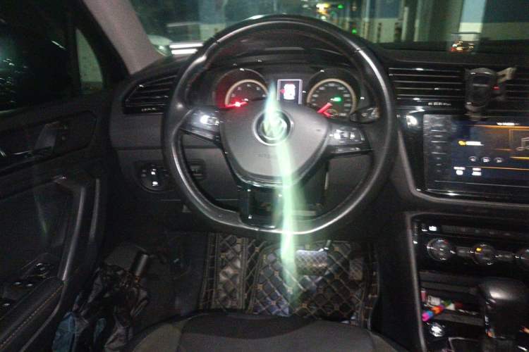Used Volkswagen Tiguan L 2021 330TSI Automatic Two-Wheel Drive Smart Edition Steering Wheel