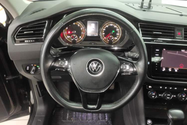 Used Volkswagen Tiguan L 2021 330TSI Automatic Two-Wheel Drive Smart Edition Steering Wheel