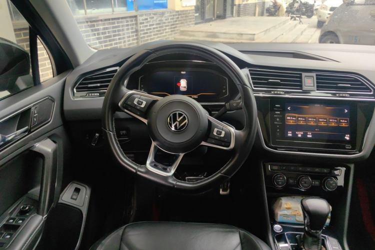 Used Volkswagen Tiguan L 2021 330TSI Automatic Two-Wheel Drive R-Line Enhanced Edition Steering Wheel