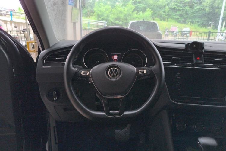 Used Volkswagen Tiguan L 2021 330TSI Automatic Two-Wheel Drive Smart Edition Steering Wheel