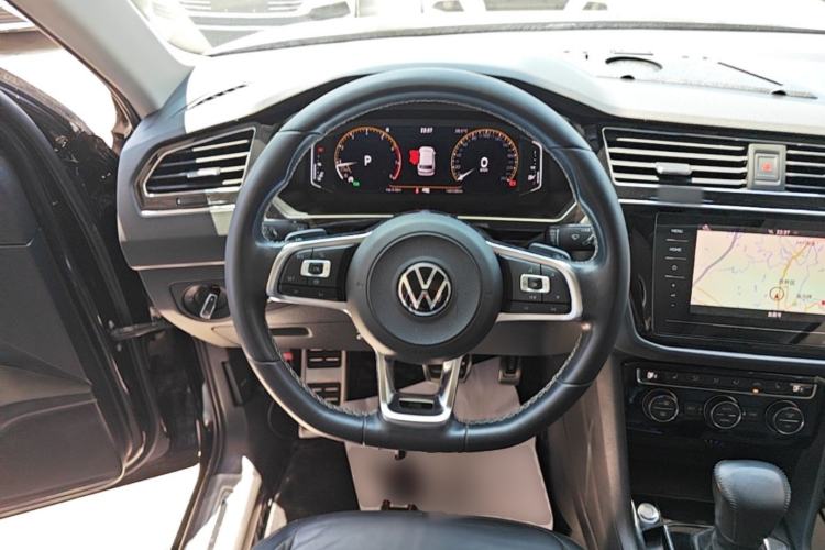 Used Volkswagen Tiguan L 2021 330TSI Automatic Two-Wheel Drive R-Line Enhanced Edition Steering Wheel