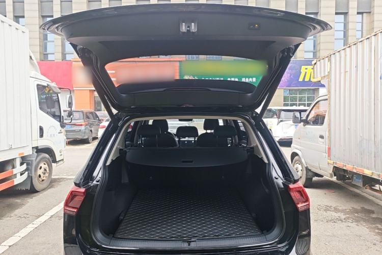 Used Volkswagen Tiguan L 2021 330TSI Automatic Two-Wheel Drive R-Line Flagship Edition Trunk