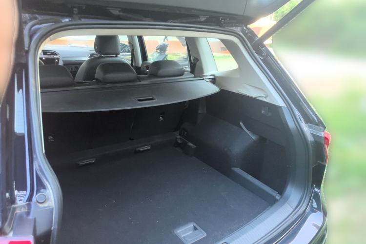 Used Volkswagen Tiguan L 2021 330TSI Automatic Two-Wheel Drive R-Line Flagship Edition Trunk