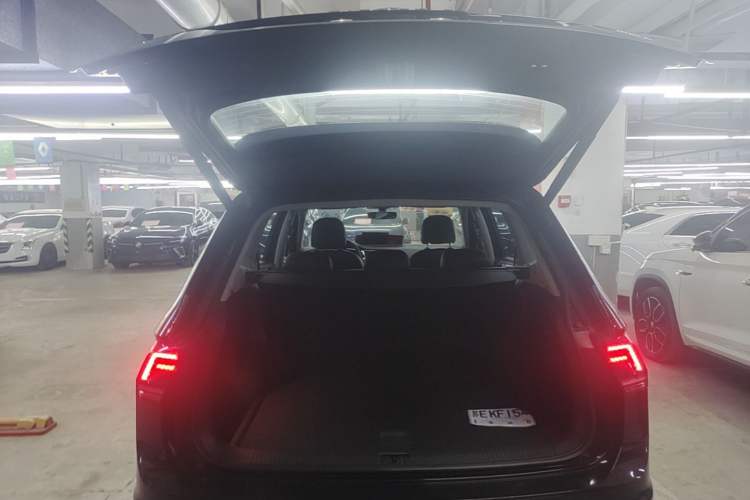 Used Volkswagen Tiguan L 2021 330TSI Automatic Two-Wheel Drive R-Line Flagship Edition Trunk