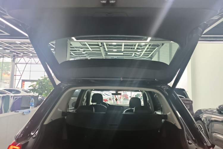 Used Volkswagen Tiguan L 2021 330TSI Automatic Two-Wheel Drive R-Line Enhanced Edition Trunk