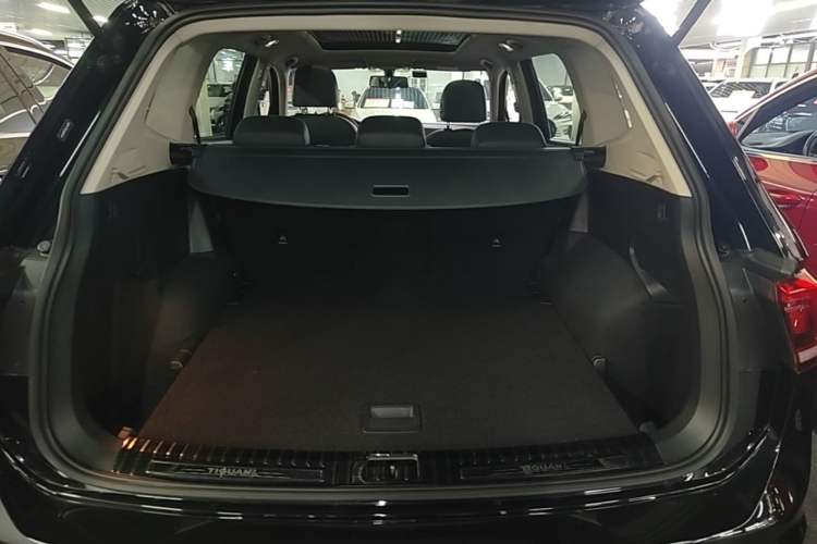 Used Volkswagen Tiguan L 2021 330TSI Automatic Two-Wheel Drive Smart Edition Trunk