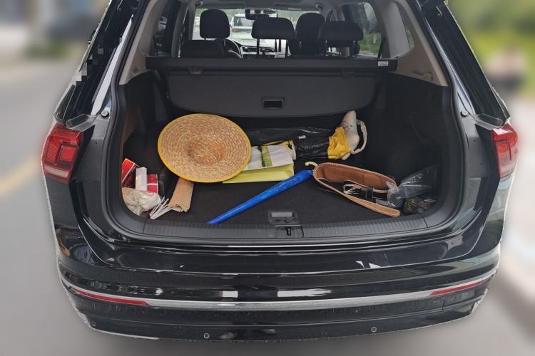Used Volkswagen Tiguan L 2021 330TSI Automatic Two-Wheel Drive R-Line Enhanced Edition Trunk