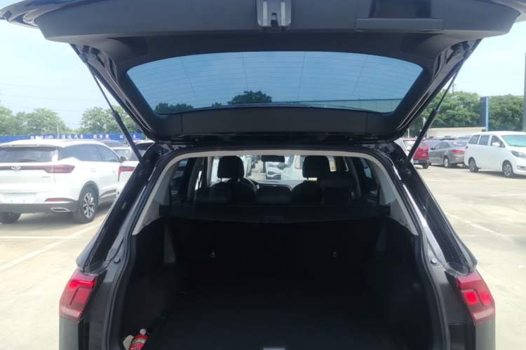 Used Volkswagen Tiguan L 2021 330TSI Automatic Two-Wheel Drive Comfort Edition Trunk