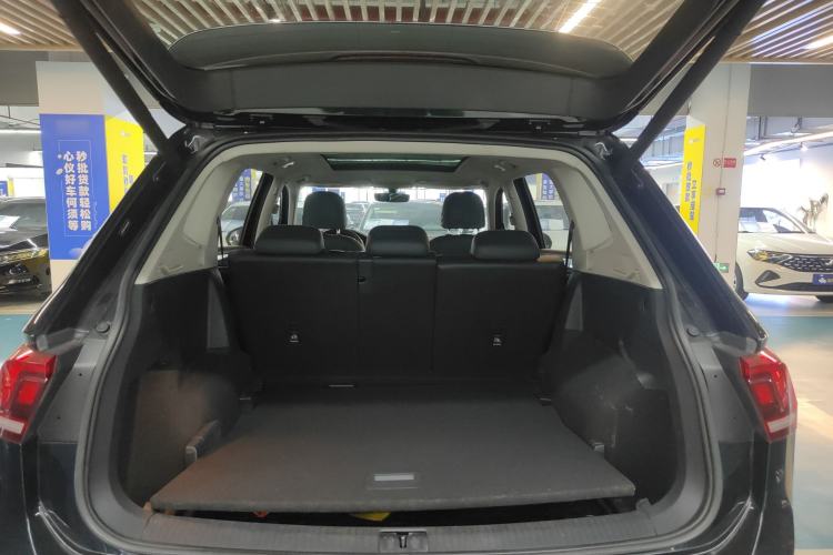 Used Volkswagen Tiguan L 2021 330TSI Automatic Two-Wheel Drive R-Line Enhanced Edition Trunk