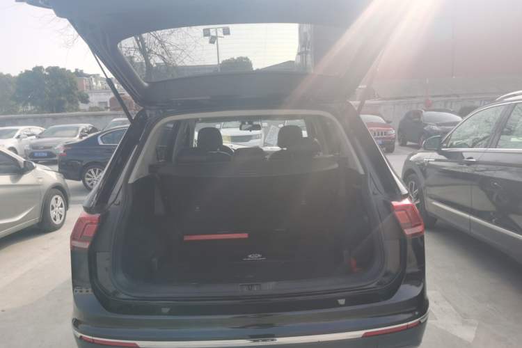 Used Volkswagen Tiguan L 2021 330TSI Automatic Two-Wheel Drive Smart Edition Trunk