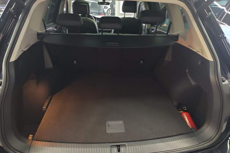 Used Volkswagen Tiguan L 2021 330TSI Automatic Two-Wheel Drive R-Line Flagship Edition Trunk