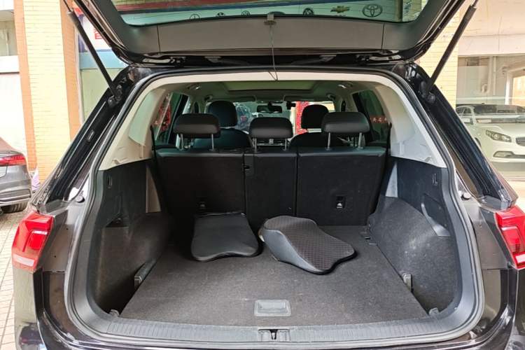 Used Volkswagen Tiguan L 2021 330TSI Automatic Two-Wheel Drive Smart Edition Trunk
