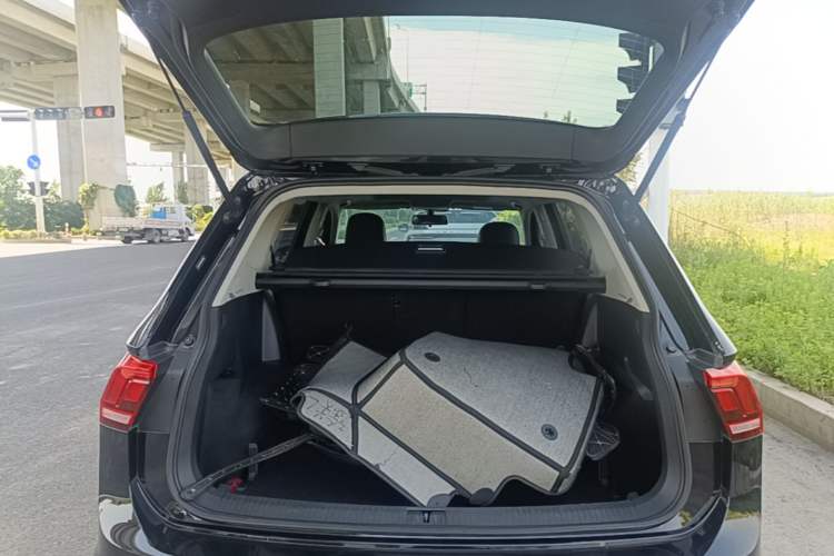 Used Volkswagen Tiguan L 2021 330TSI Automatic Two-Wheel Drive Smart Edition Trunk