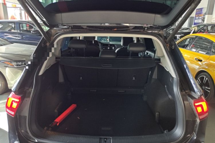 Used Volkswagen Tiguan L 2021 330TSI Automatic Two-Wheel Drive R-Line Enhanced Edition Trunk