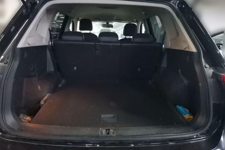 Used Volkswagen Tiguan L 2021 330TSI Automatic Two-Wheel Drive Comfort Edition Trunk