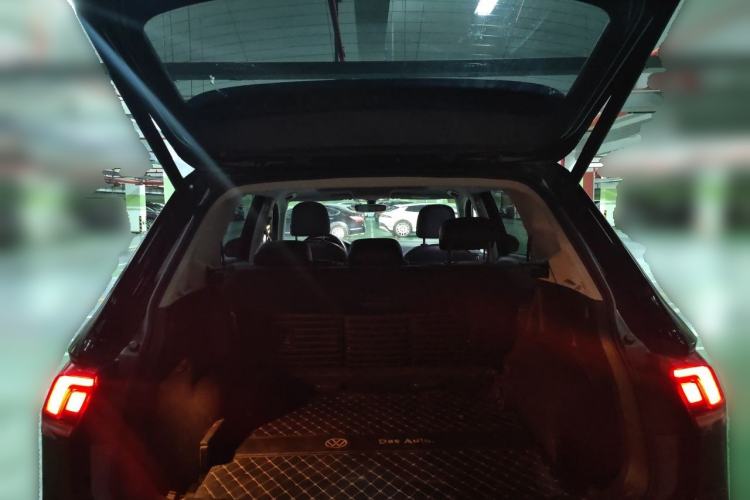 Used Volkswagen Tiguan L 2021 330TSI Automatic Two-Wheel Drive R-Line Enhanced Edition Trunk