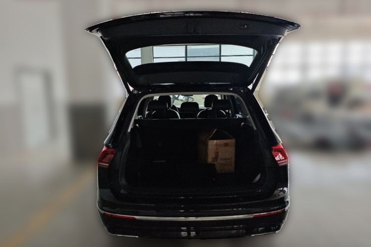 Used Volkswagen Tiguan L 2021 330TSI Automatic Two-Wheel Drive R-Line Flagship Edition Trunk