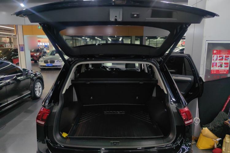 Used Volkswagen Tiguan L 2021 330TSI Automatic Two-Wheel Drive Smart Edition Trunk