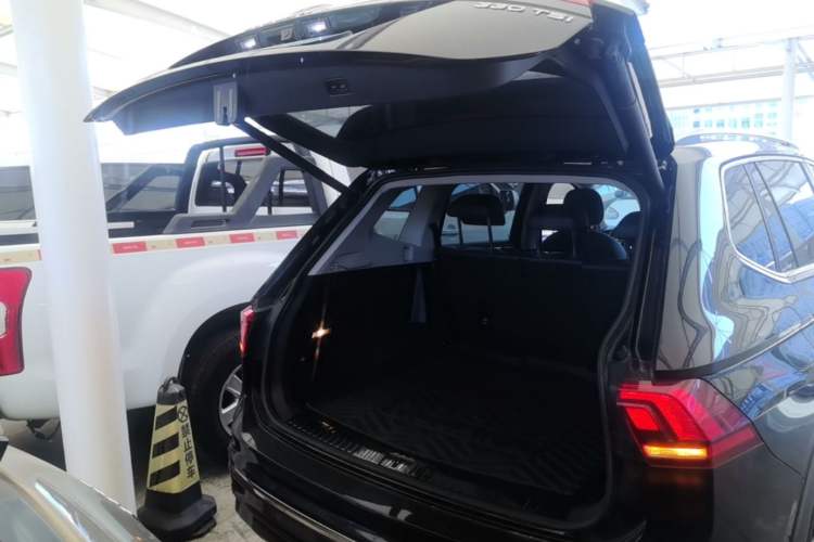 Used Volkswagen Tiguan L 2021 330TSI Automatic Two-Wheel Drive R-Line Flagship Edition Trunk