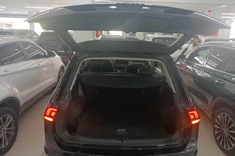 Used Volkswagen Tiguan L 2021 330TSI Automatic Two-Wheel Drive Smart Edition Trunk