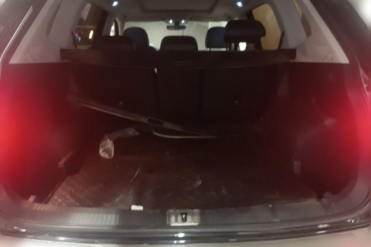 Used Volkswagen Tiguan L 2021 330TSI Automatic Two-Wheel Drive R-Line Flagship Edition Trunk