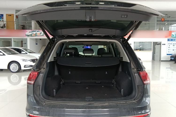 Used Volkswagen Tiguan L 2021 330TSI Automatic Two-Wheel Drive R-Line Enhanced Edition Trunk