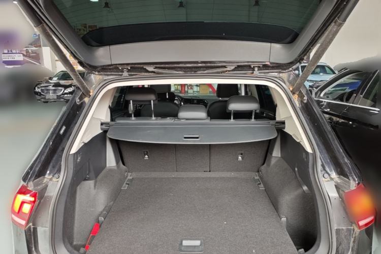 Used Volkswagen Tiguan L 2021 330TSI Automatic Two-Wheel Drive R-Line Enhanced Edition Trunk