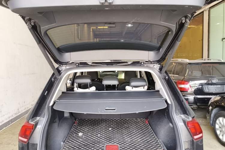 Used Volkswagen Tiguan L 2021 330TSI Automatic Two-Wheel Drive R-Line Enhanced Edition Trunk