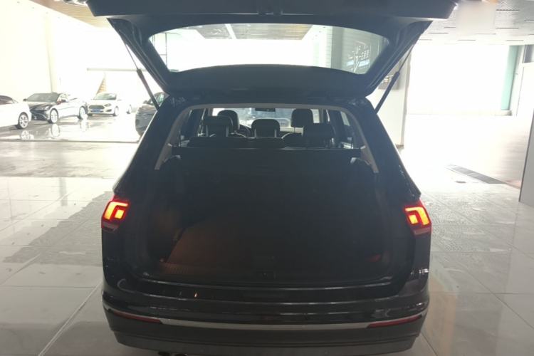 Used Volkswagen Tiguan L 2021 330TSI Automatic Two-Wheel Drive Smart Edition Trunk
