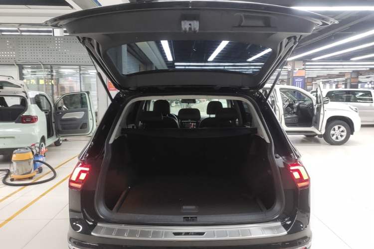 Used Volkswagen Tiguan L 2021 330TSI Automatic Two-Wheel Drive Smart Edition Trunk