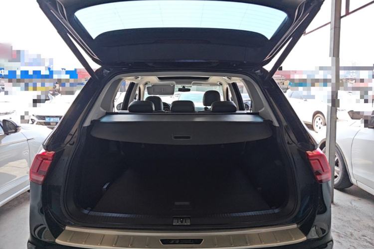 Used Volkswagen Tiguan L 2021 330TSI Automatic Two-Wheel Drive R-Line Enhanced Edition Trunk