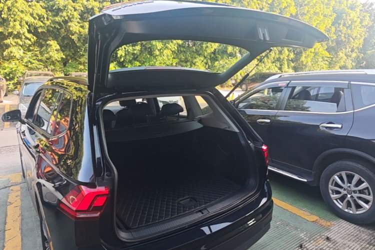 Used Volkswagen Tiguan L 2021 330TSI Automatic Two-Wheel Drive Comfort Edition Trunk