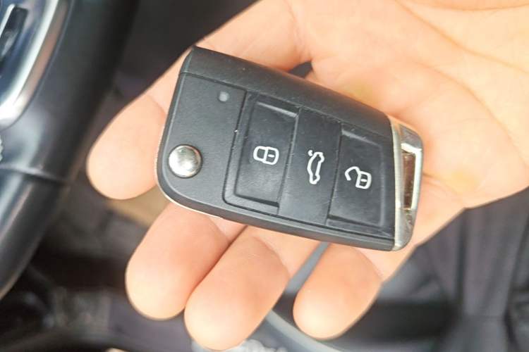 Used Volkswagen Tiguan L 2021 330TSI Automatic Two-Wheel Drive R-Line Flagship Edition Vehicle Key