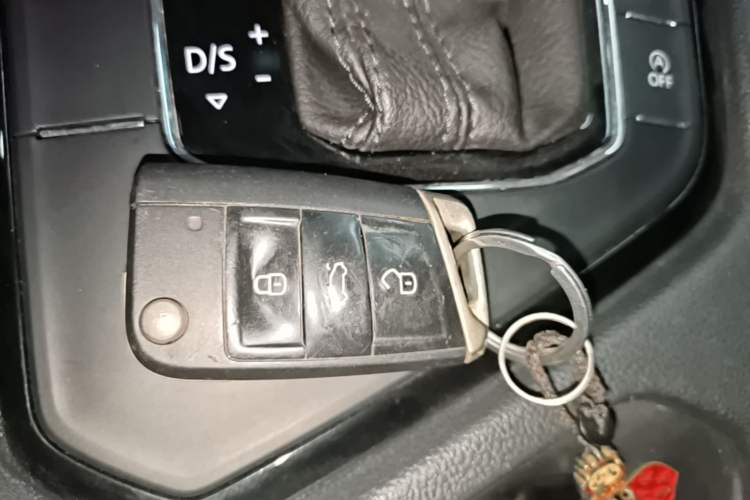 Used Volkswagen Tiguan L 2021 330TSI Automatic Two-Wheel Drive R-Line Enhanced Edition Vehicle Key