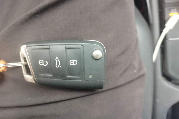 Used Volkswagen Tiguan L 2021 330TSI Automatic Two-Wheel Drive R-Line Flagship Edition Vehicle Key