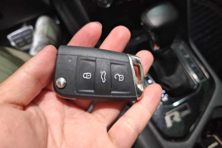 Used Volkswagen Tiguan L 2021 330TSI Automatic Two-Wheel Drive R-Line Enhanced Edition Vehicle Key