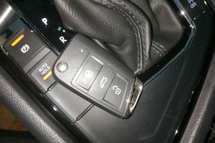 Used Volkswagen Tiguan L 2021 330TSI Automatic Two-Wheel Drive R-Line Enhanced Edition Vehicle Key
