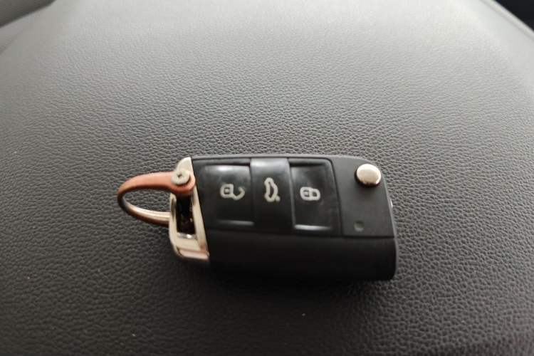 Used Volkswagen Tiguan L 2021 330TSI Automatic Two-Wheel Drive R-Line Flagship Edition Vehicle Key