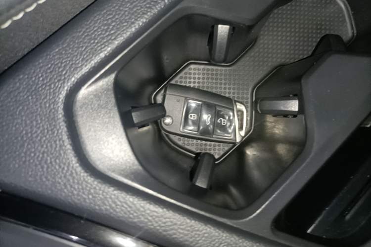 Used Volkswagen Tiguan L 2021 330TSI Automatic Two-Wheel Drive Smart Edition Vehicle Key