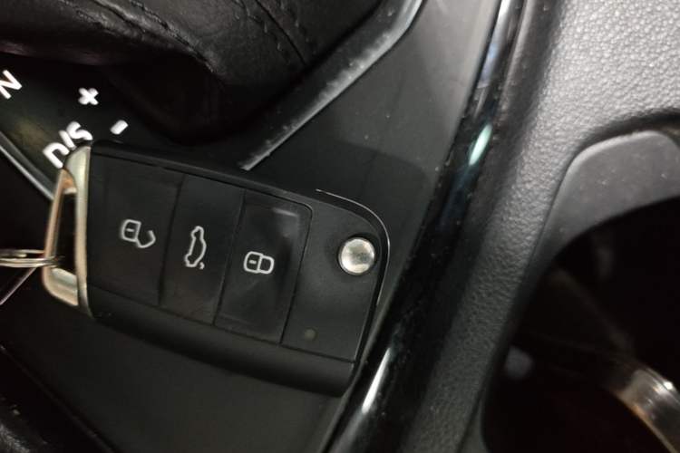Used Volkswagen Tiguan L 2021 330TSI Automatic Two-Wheel Drive R-Line Enhanced Edition Vehicle Key